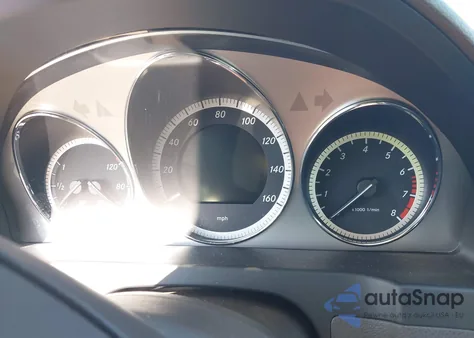 2010 Mercedes-Benz C 300 Luxury 4Matic/Sport 4Matic из США, поврежденный, VIN WDDGF8BB4AR101538